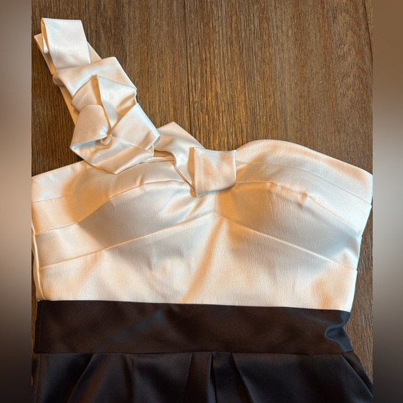 Semi formal dress - Picture 2 of 5